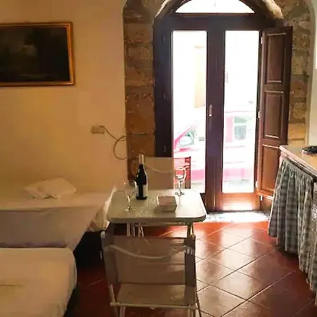 Lovely Sea Studio In Centre Cefalu